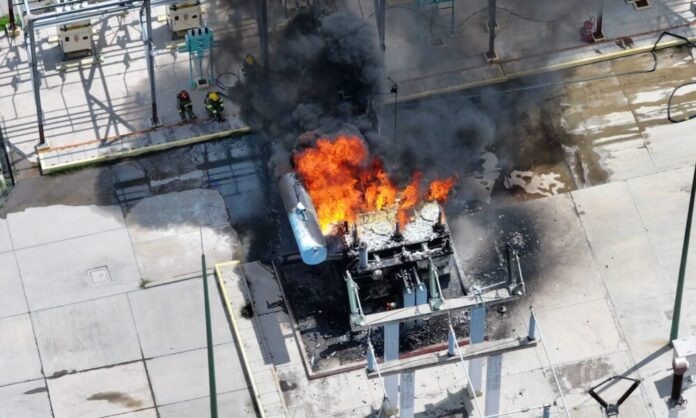 Presunto corto circuito, ocasionó incendio en subestación de la ...