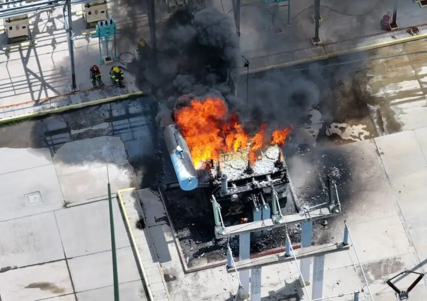 Presunto corto circuito, ocasionó incendio en subestación de la CFE