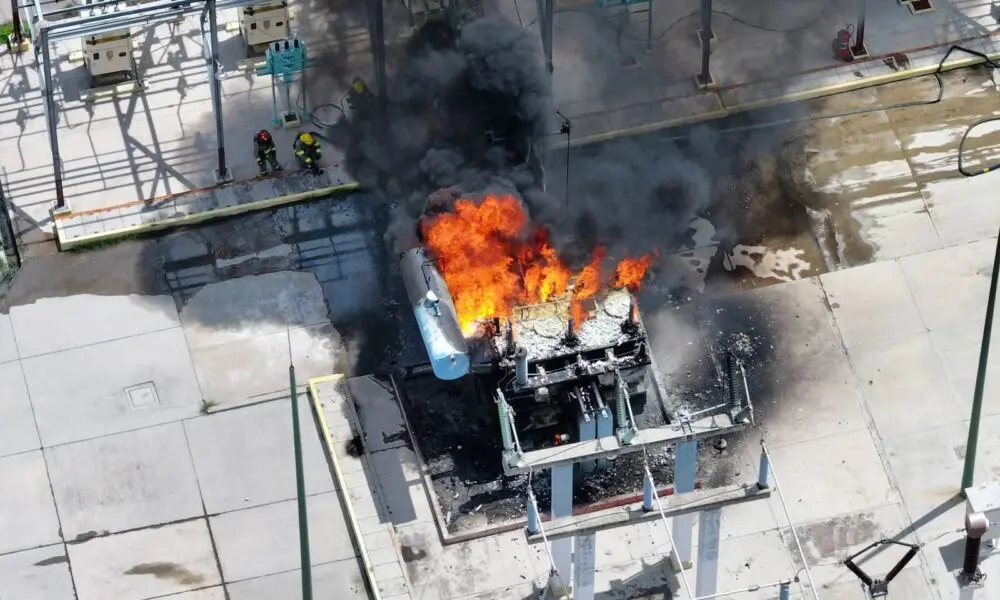 Presunto corto circuito ocasionó incendio en subestación de la