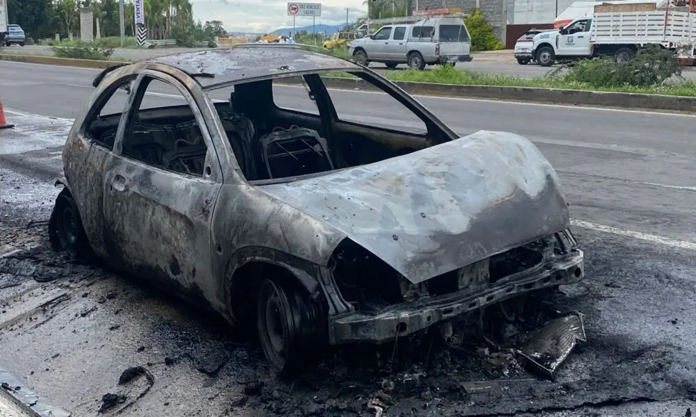 Quedó calcinado en el libramiento Norponiente   Noticias de Querétaro