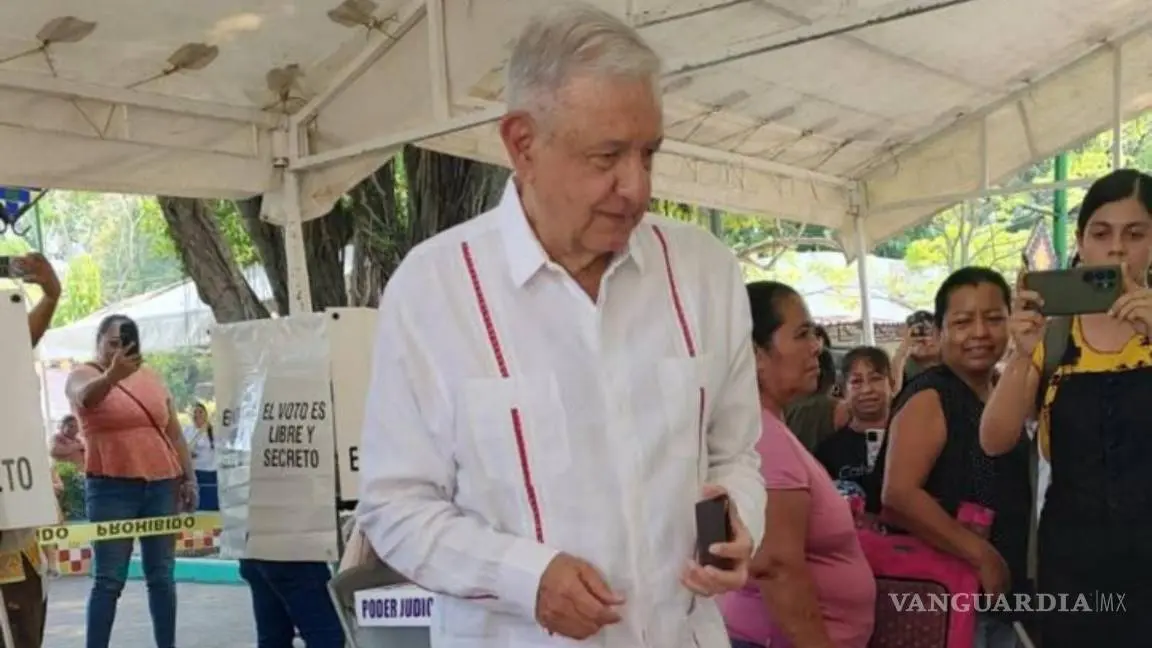 AMLO reaparece sale a votar en elección judicial de Chiapas y