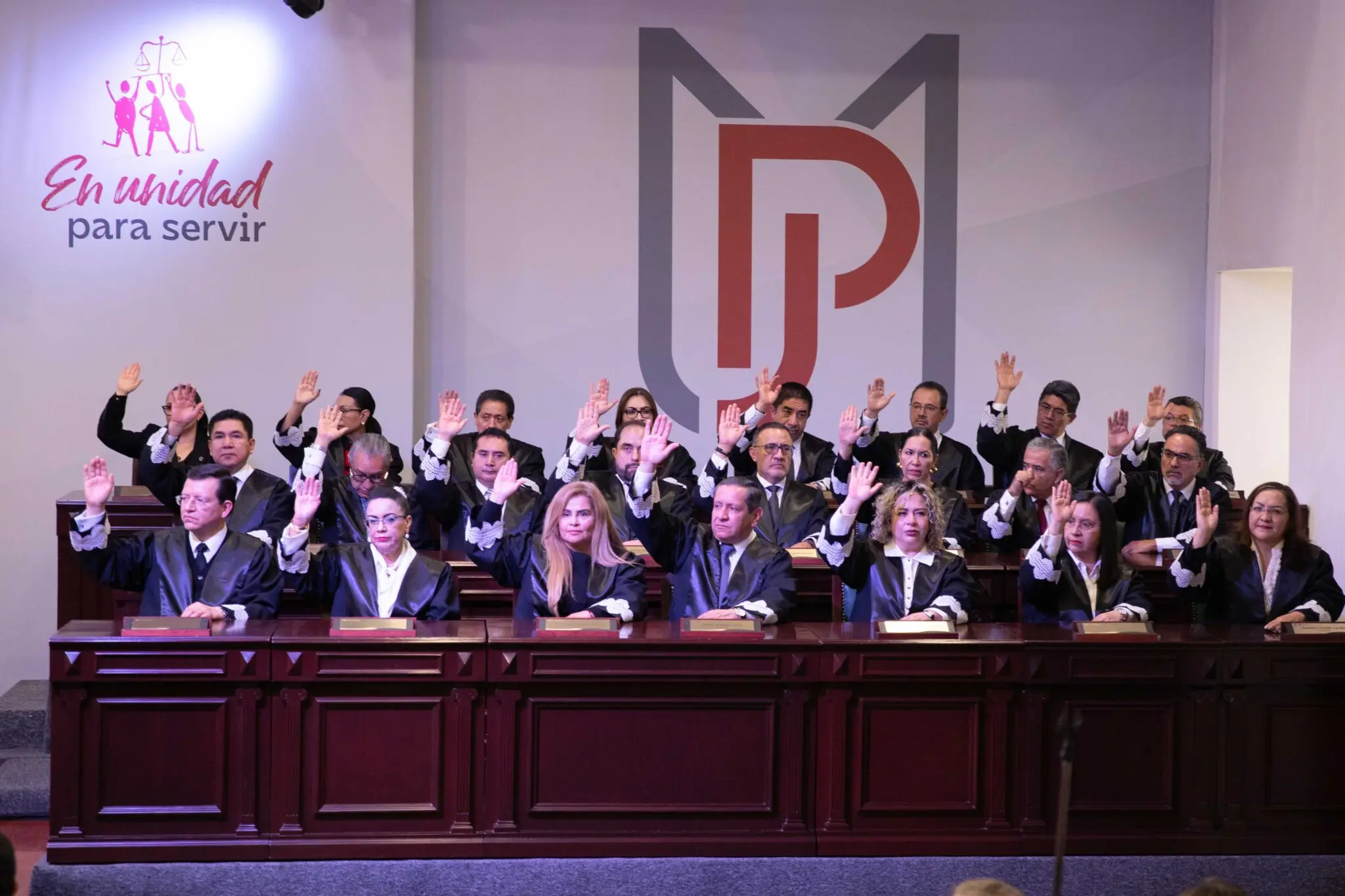Reconocieron trayectoria de magistrados que concluyeron su encargo
