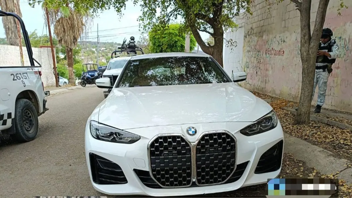 Recuperan BMW robado en Las Quintas en Culiacán