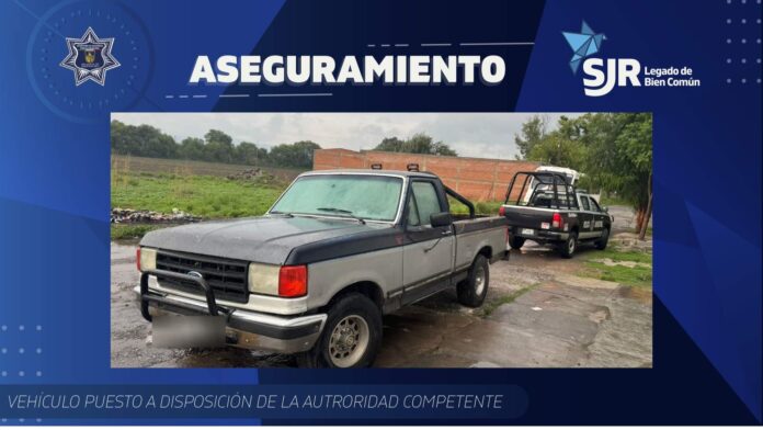 Recuperan camioneta con reporte de robo en San Juan del Río
