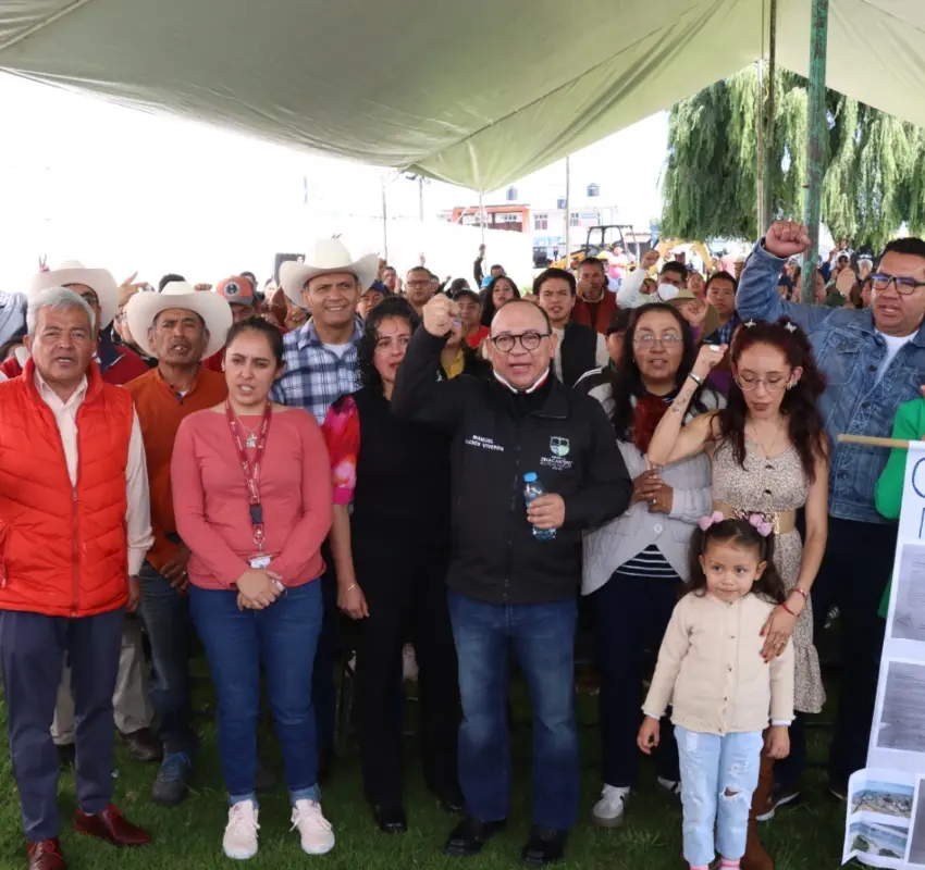 Saldan deuda histórica con familias sin drenaje en Zinacantepec