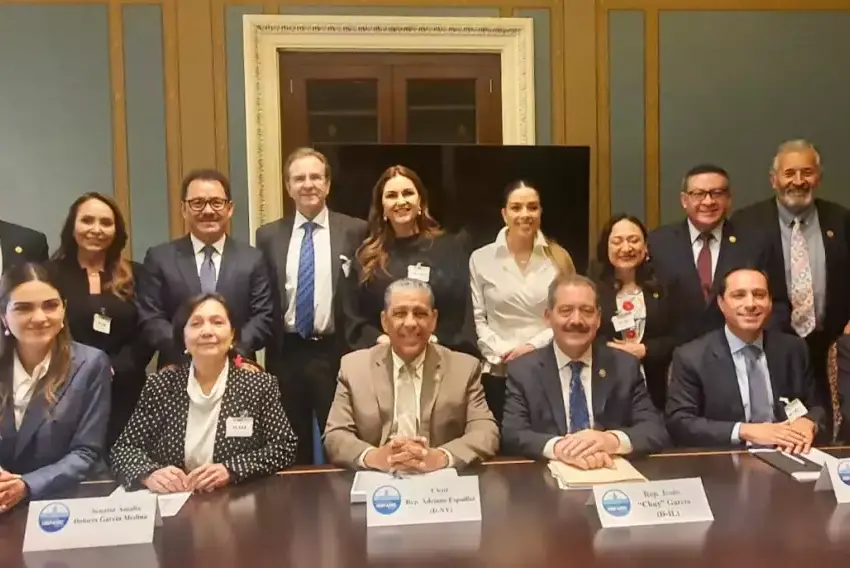 Senadores mexicanos buscan frenar impuesto a remesas