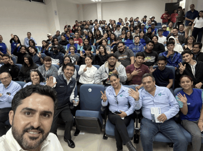 Sostiene Dorantes Charla con estudiantes de Universidad ...