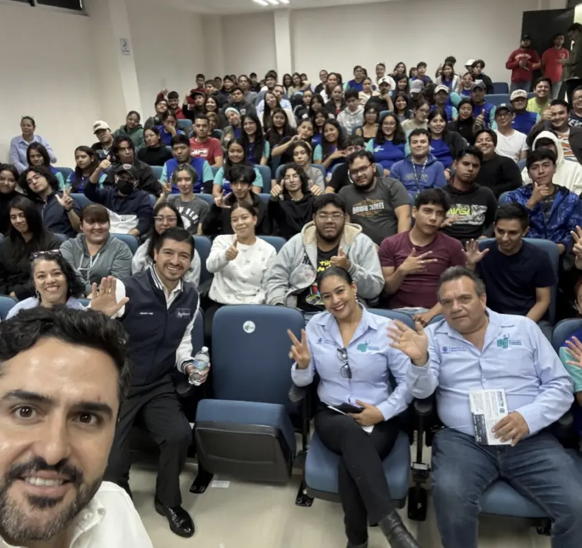 Sostiene Dorantes Charla con estudiantes de Universidad Tecnológica de Corregidora