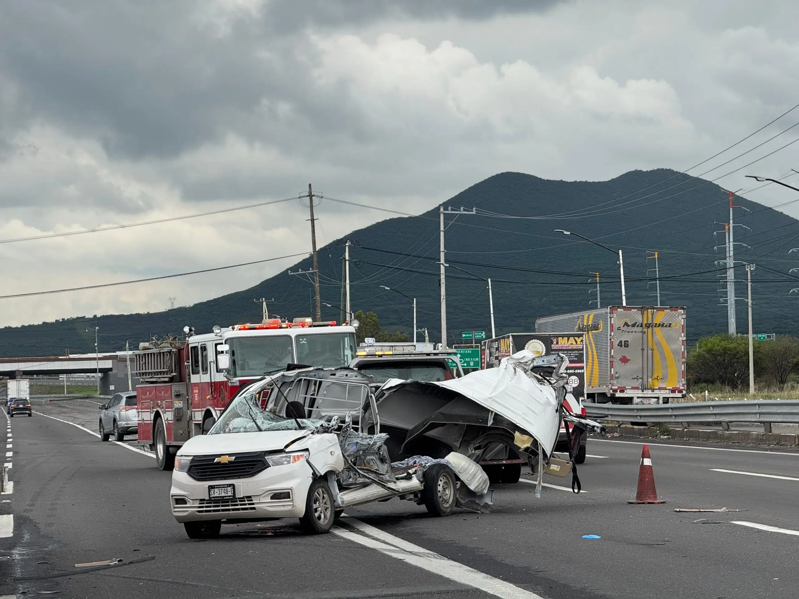 Trágico accidente en la 57 a la altura del PIQ   Noticias de Querétaro