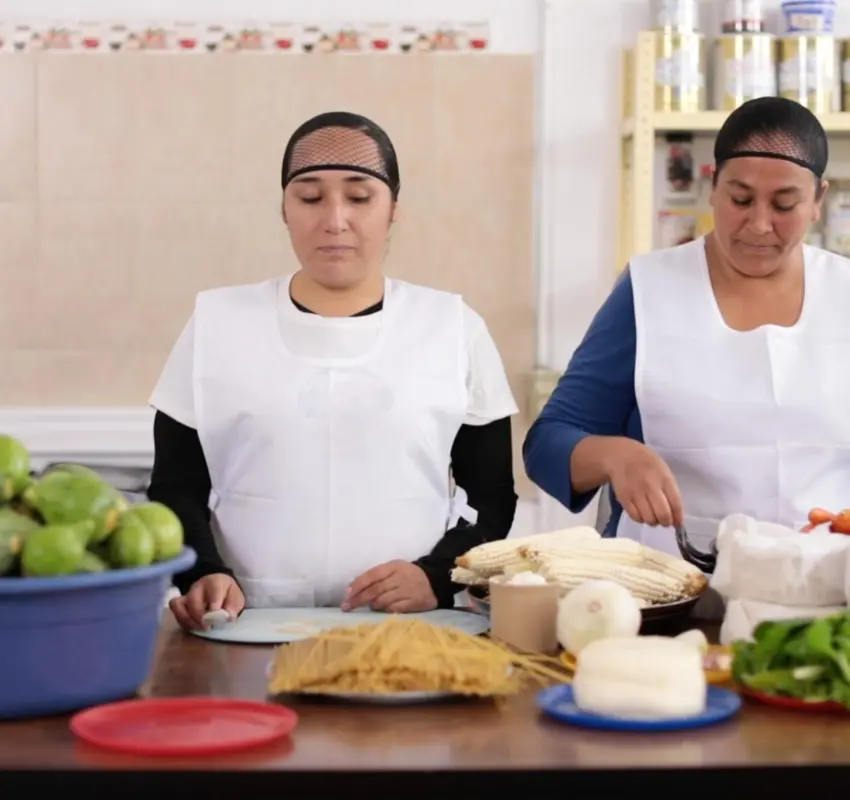 Ni un paso atrás contra comida chatarra: SEP