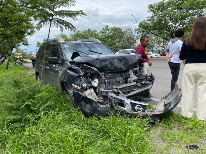 Aparatoso alcance en Paseo de la República - Noticias de Querétaro
