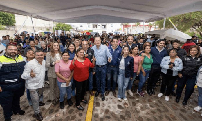 Atestigua MKG rehabilitación de calles en Epigmenio González ...