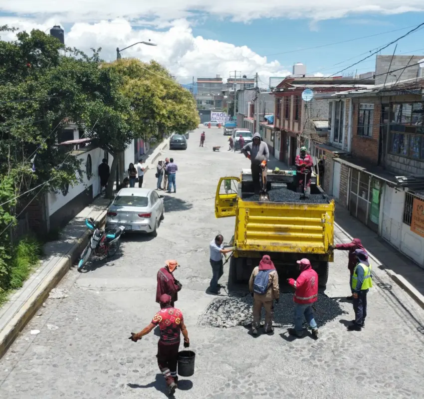 Atienden baches y alumbrado en Toluca