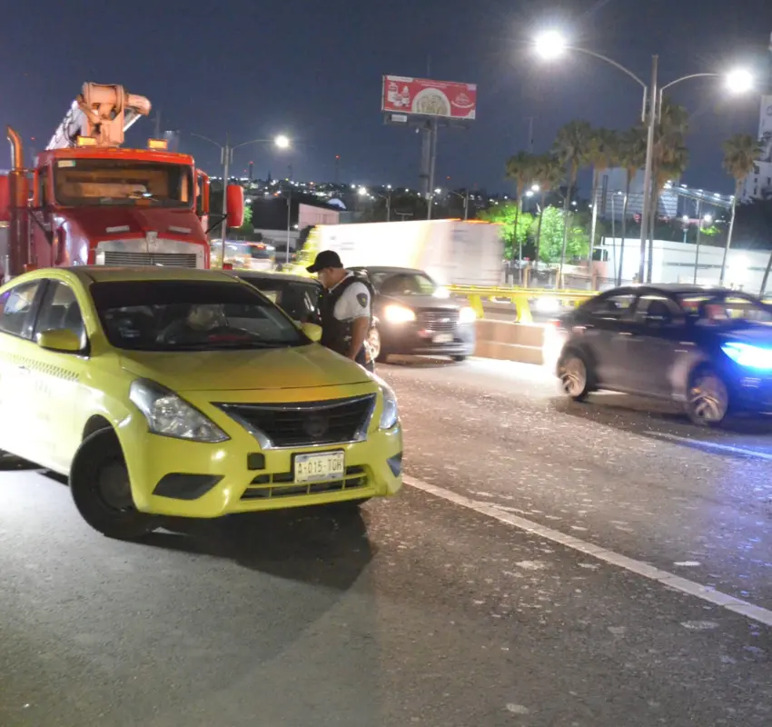 Colisión múltiple en Paseo 5 de febrero