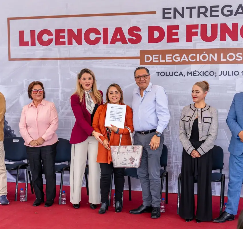 Entregaron licencias de funcionamiento en Sauces, Toluca