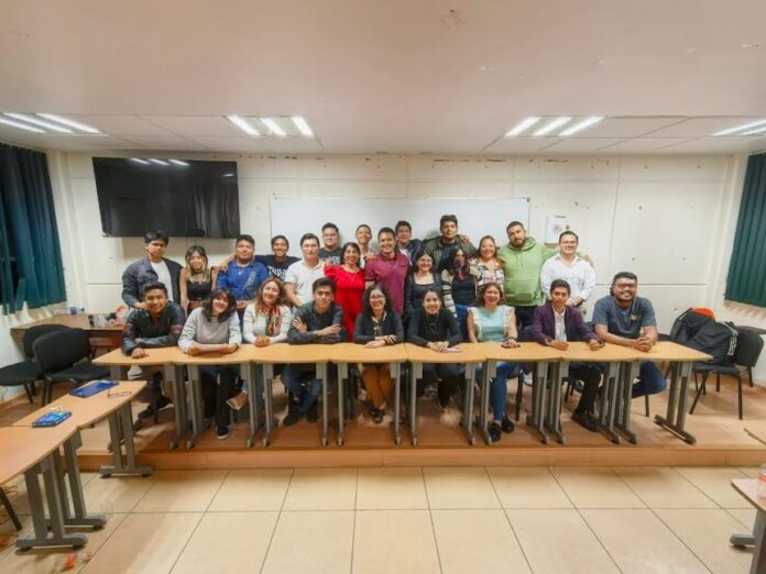 Comunidad estudiantil de Texcoco, Acolman y Tianguistenco entregan ...