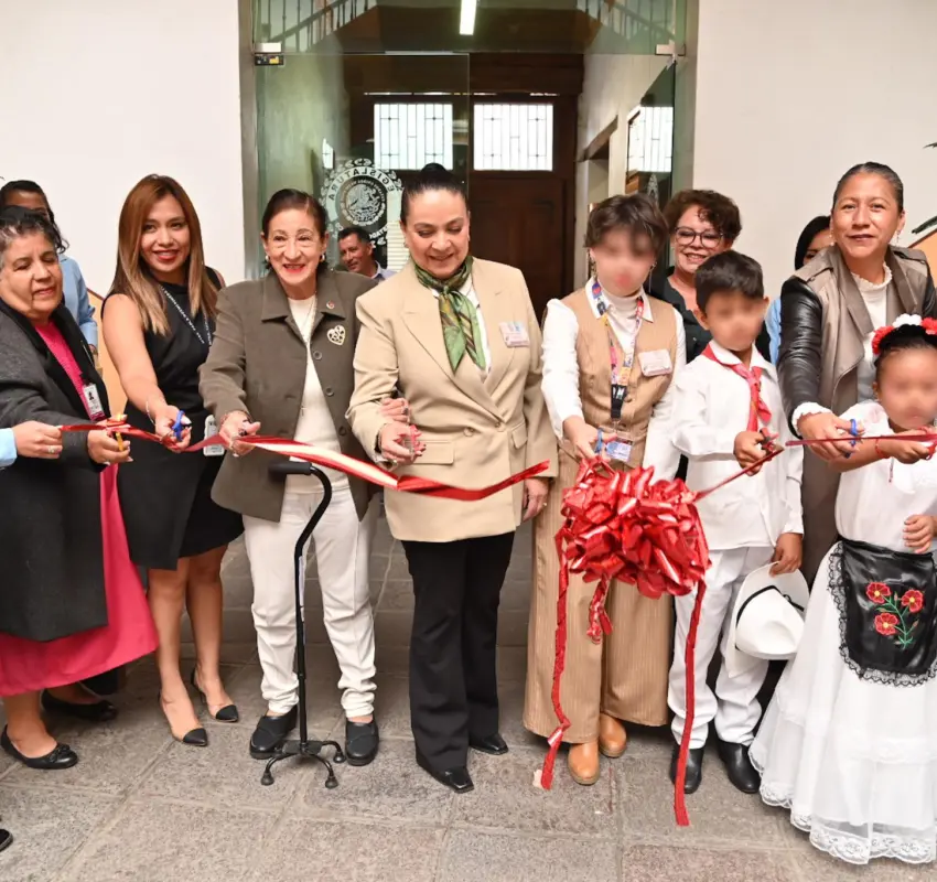 Inauguraron diputadas exposición pictórica de estudiante en Congreso