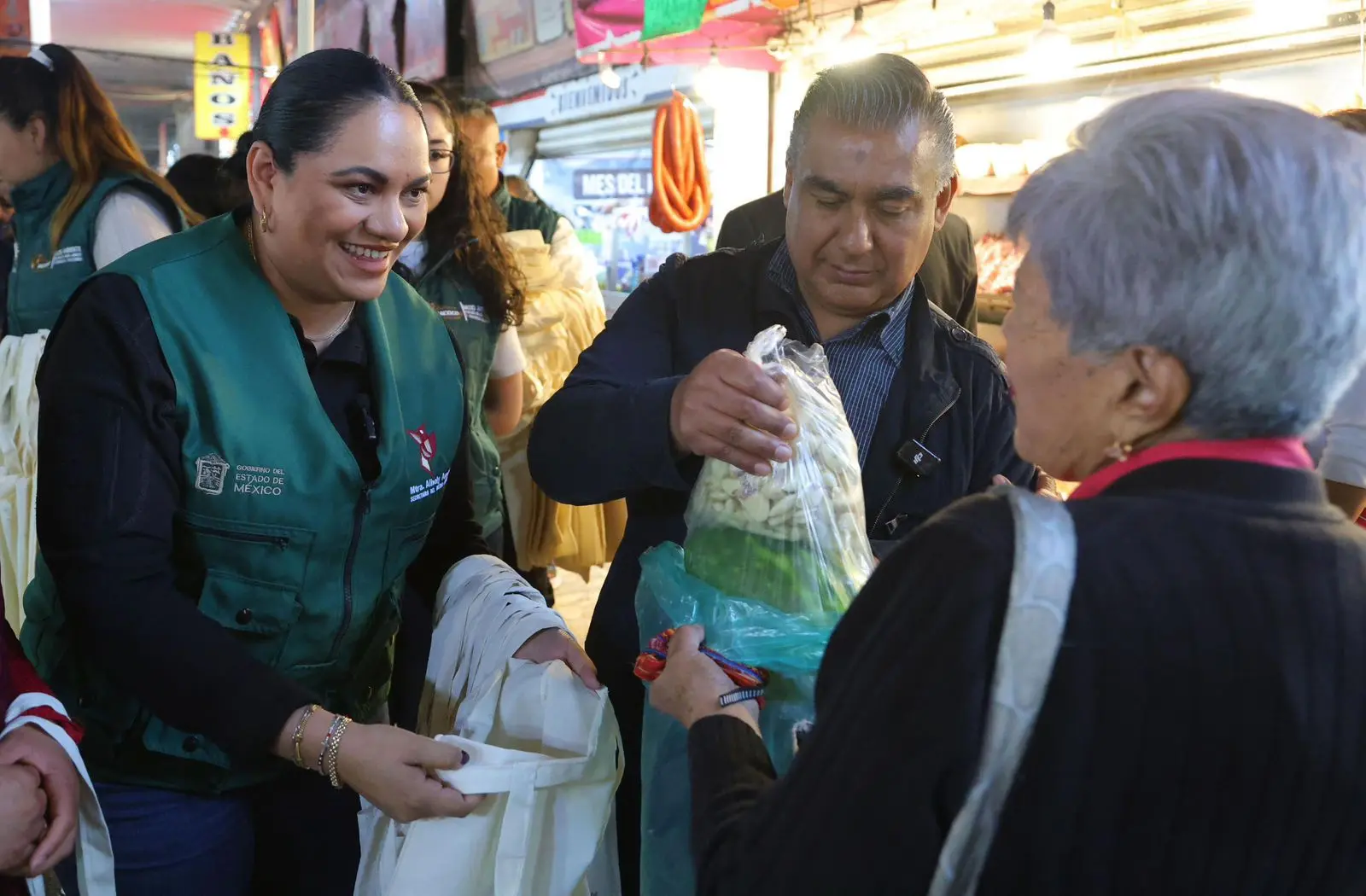 Adiós al plástico Intercambia GEM más de 3 mil bolsas de tela en