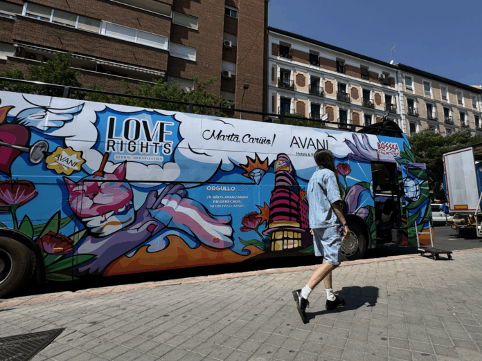 Intervino Bosska carroza del orgullo LGTBIQ+ en Madrid - Primero ...