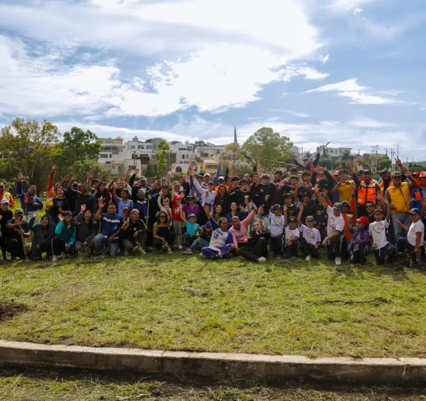 Lidera SEJUVE rehabilitación del “parque del asta bandera”