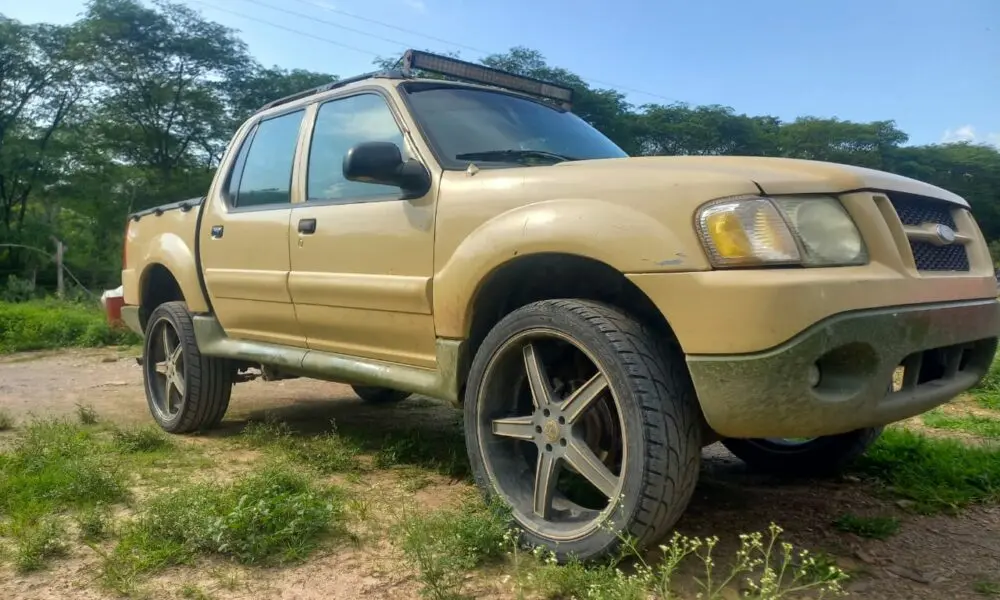 Lo sorprenden policías manejando ebrio sobre la Jalpan Río Verde