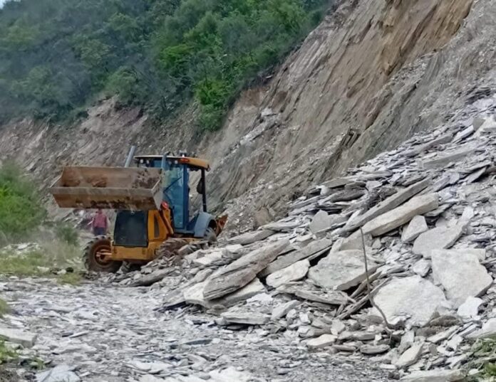 Restablecen acceso a la comunidad de El Mezquite, Pinal de Amoles ...