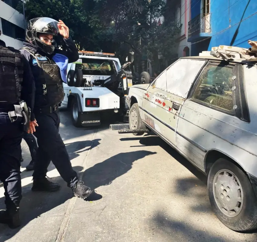 Retiro de vehículos abandonados en la Cuauhtémoc