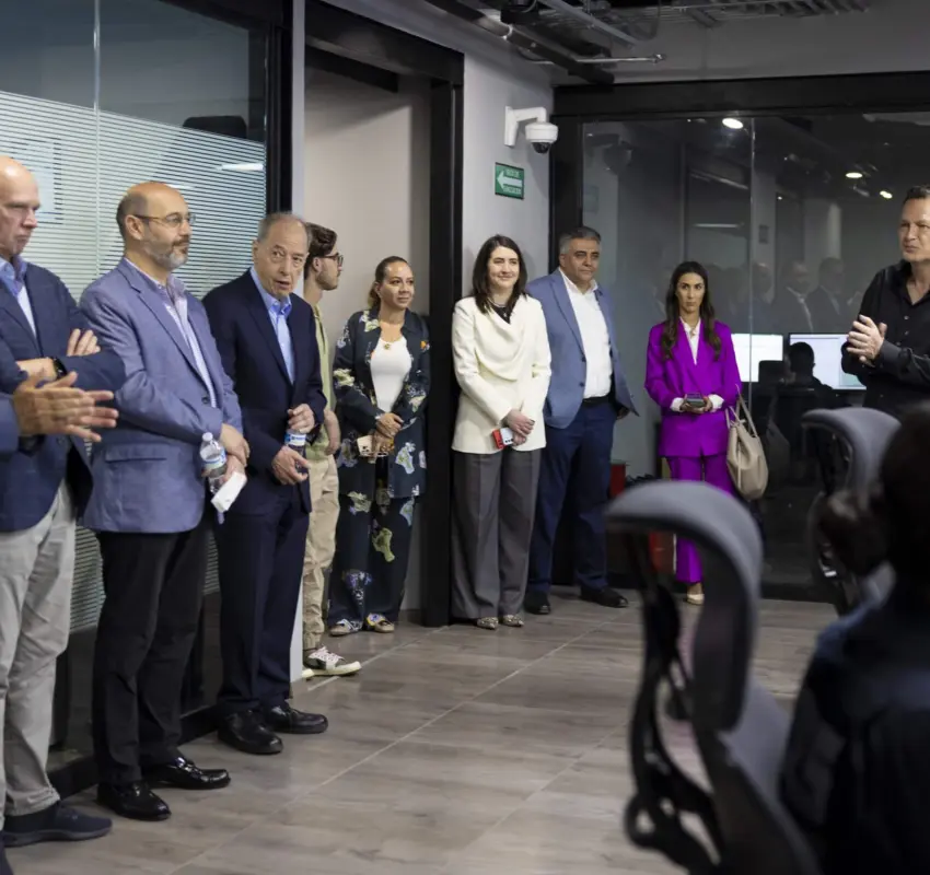Se reúne Mauricio Kuri con el Consejo de Grupo Santander