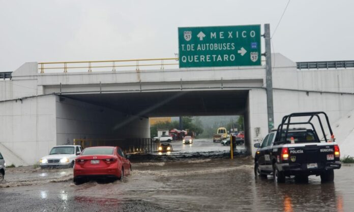 Siguen los aguaceros en San Juan del Río - Noticias de Querétaro