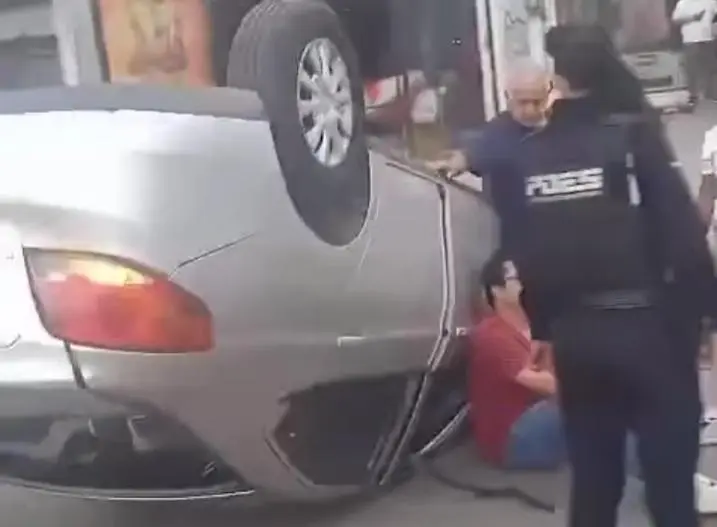 Vuelca en Paseo Constituyentes