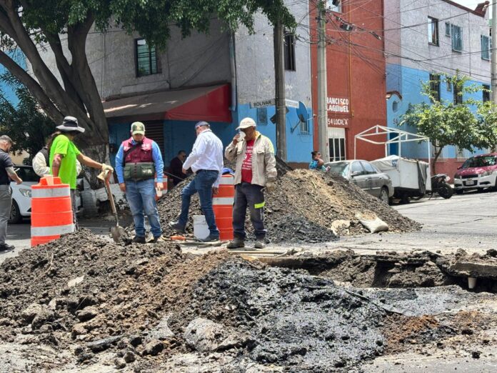 ALCALDÍA CUAUHTÉMOC RECONSTRUYE 30 METROS DE DRENAJE EN LA OBRERA ...