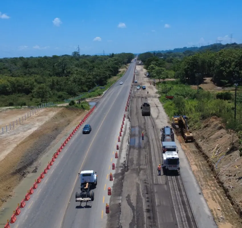 Ampliación de carretera Villahermosa-Escárcega impulsará turismo en Palenque, Chiapas y Campeche
