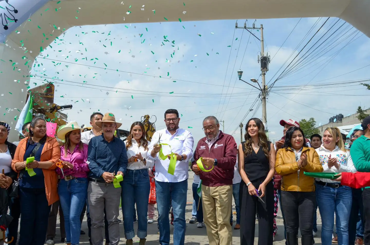 Atiende Adolfo Solís necesidades de Colinas del Sol Almoloya de Juárez | Ponen en marcha Adolfo Solis y Horacio Duarte la rehabilitación