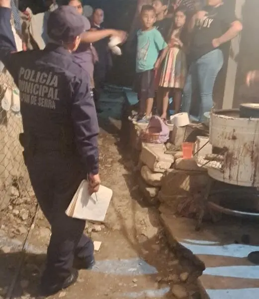 Atienden a mujer que se sintió mal de salud al ver reñir a sus