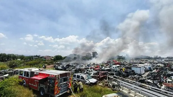 Tijuana incendio en Yonke de Lomas del Matamoros el 12 de agosto