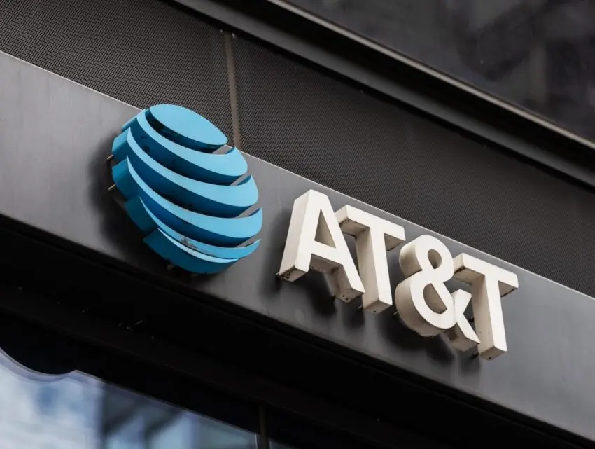 AT&T analiza vender su operación en México tras una década sin consolidarse