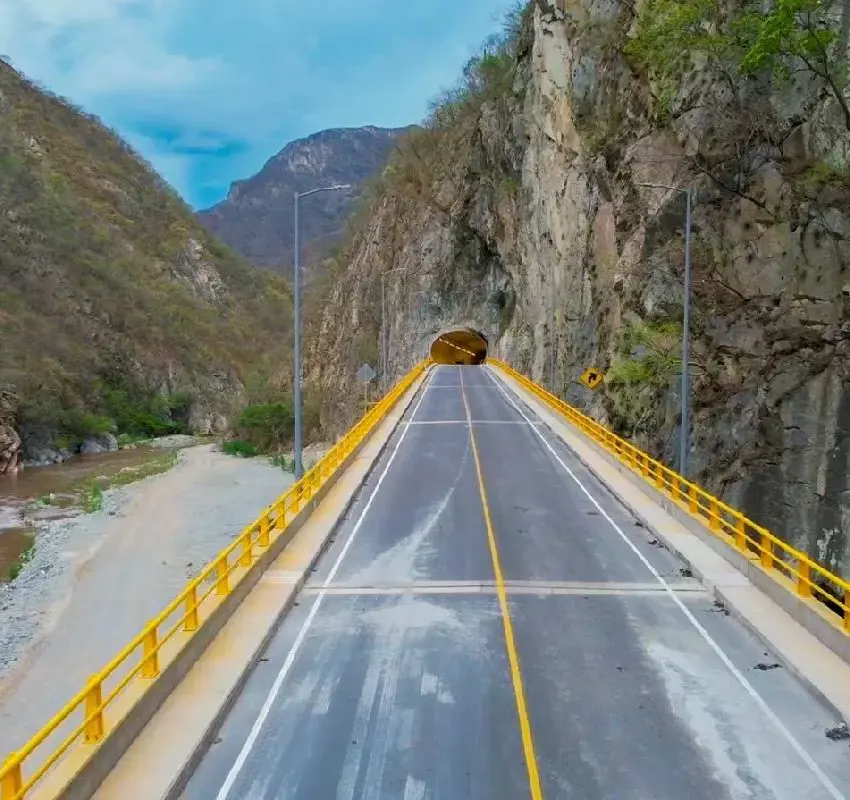 Carretera San Ignacio Tayoltita permitirá un ahorro en el traslado de personas y bienes de consumo de 10 horas de camino