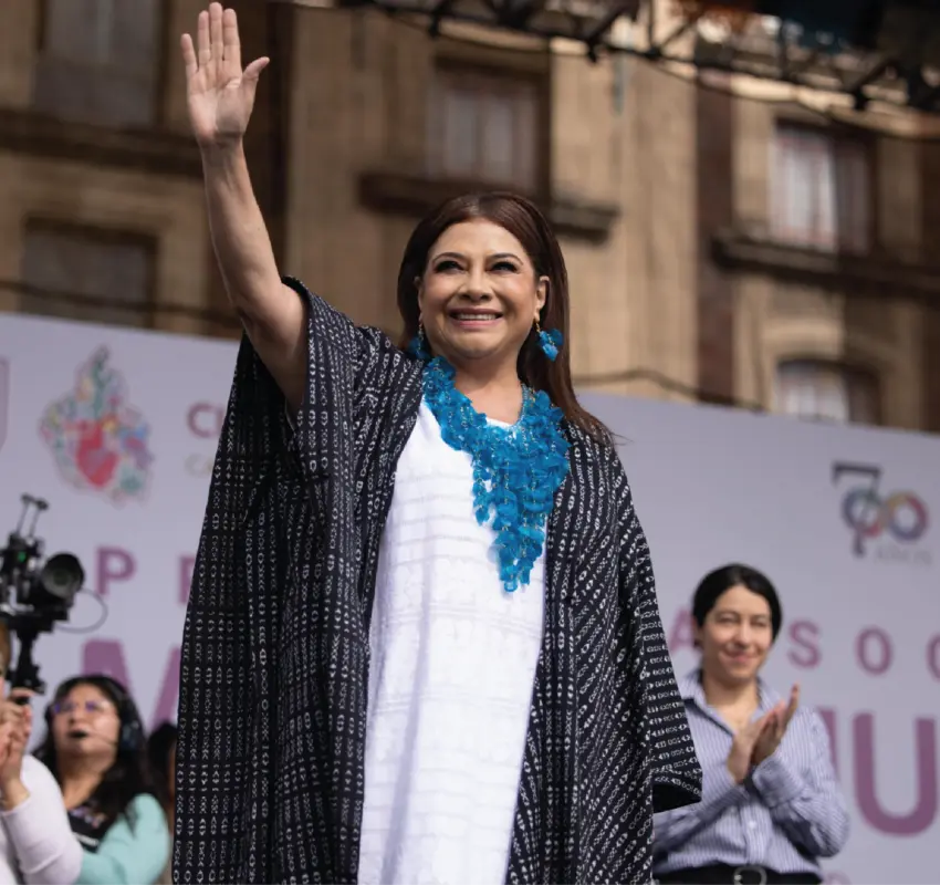Clara Brugada entrega vales Mercomuna a 25 mil personas en la CDMX