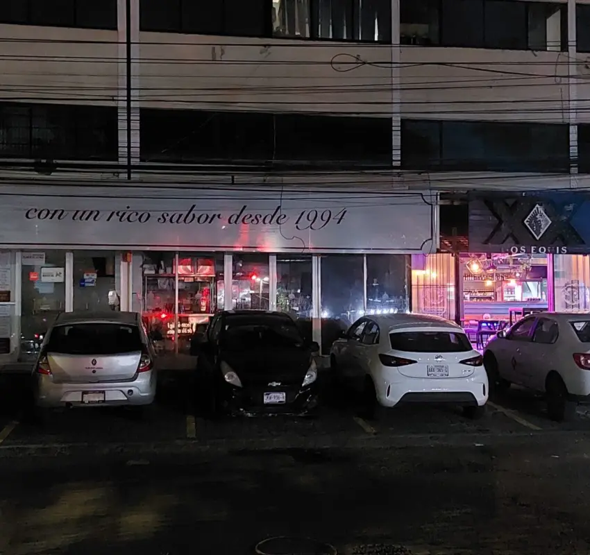 Clienta reporta robo dentro de bar y se negaba a liquidar cuenta