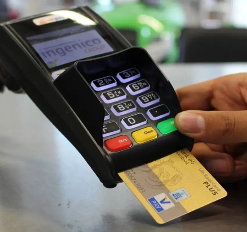 De cuento es la multa por hacer cobro de comisiones en pagos con tarjeta