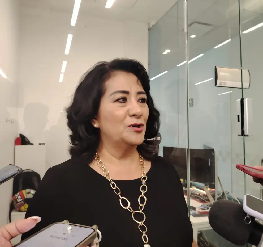 Defiende Beatriz Robles a Adán Augusto