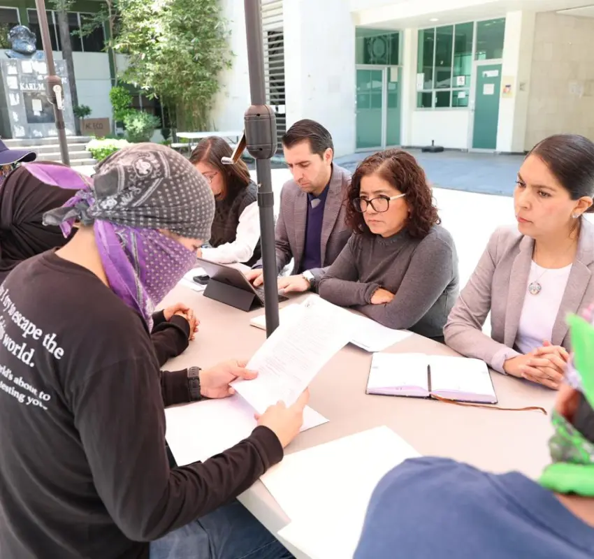 Dialogó rectora de la UAEMex con estudiantes de arquitectura, geografía y economía.