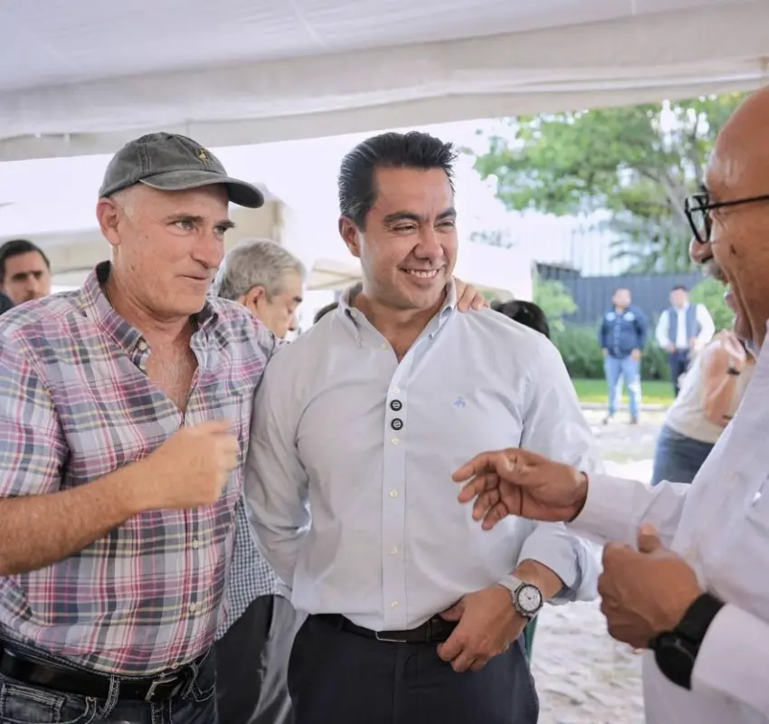Entrega Felifer Macías la obra integral del fraccionamiento Jurica Campestre