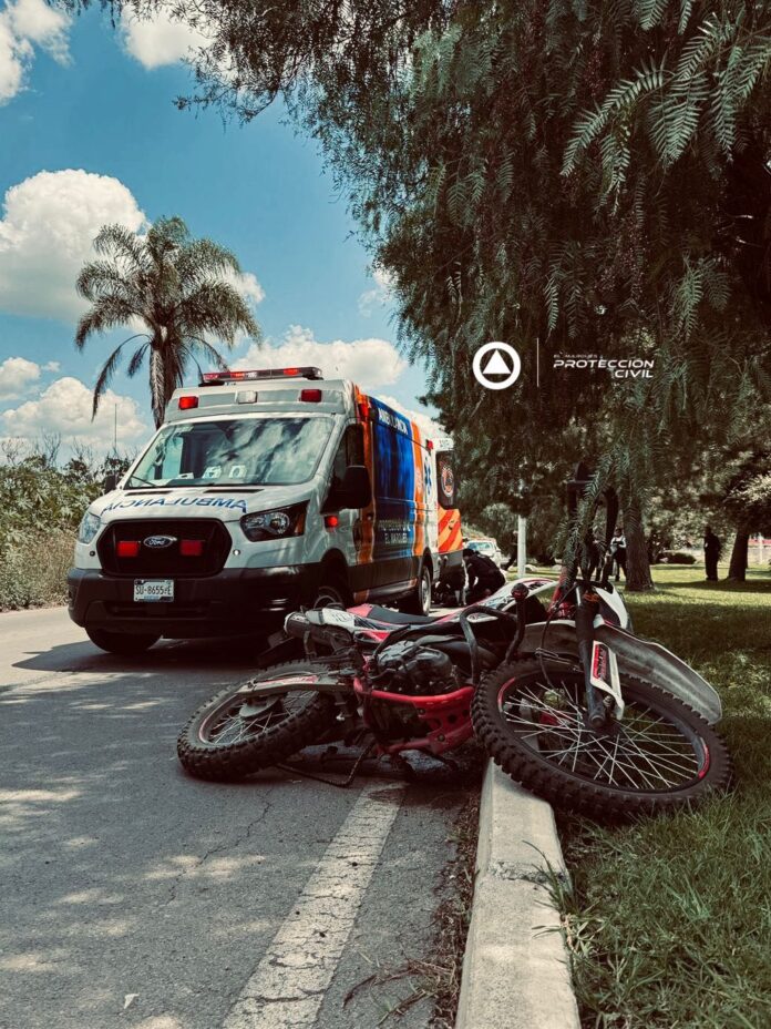 Grave tras caída de moto en el Anillo Vial III - Noticias de Querétaro