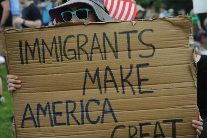 Histórica caída de 1.5 millones de migrantes en EE. UU.