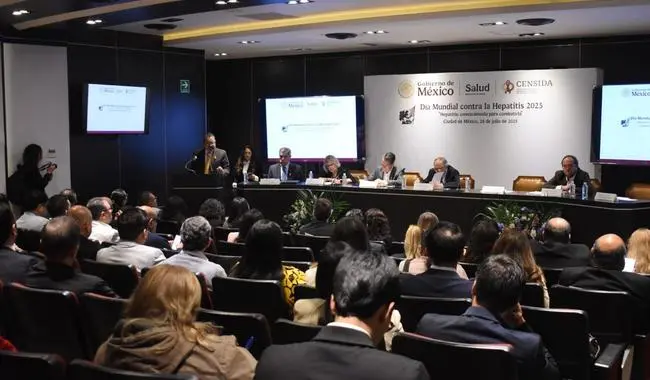 México y OPS/OMS refuerzan alianza para eliminar la hepatitis C como problema de salud pública