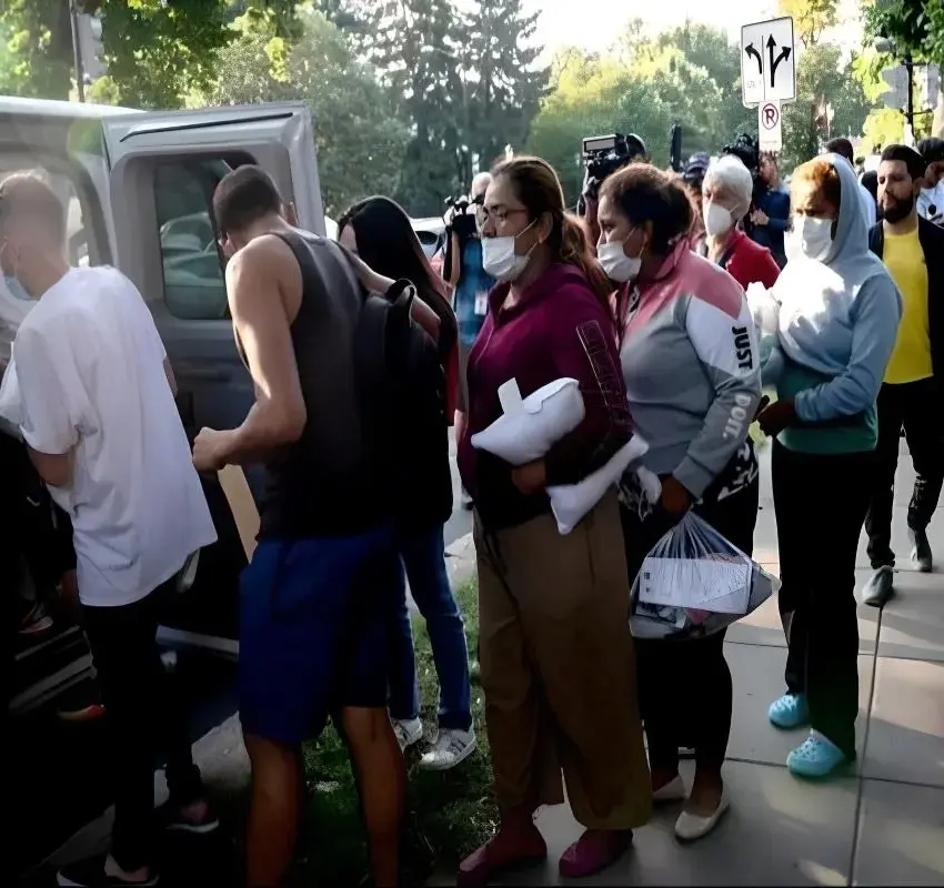 Migrantes usan tecnología para alertar sobre redadas del ICE