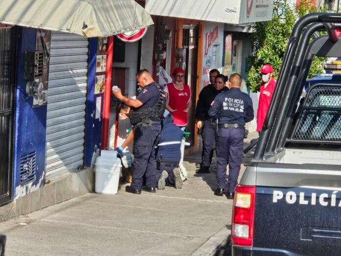 Muere por un infarto dentro de un negocio - Noticias de Querétaro