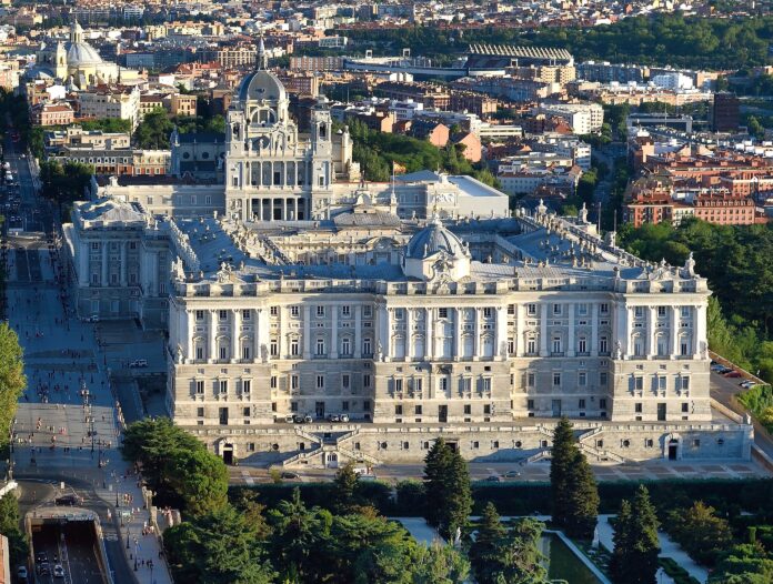 Palais royal de Madrid — Wikipédia