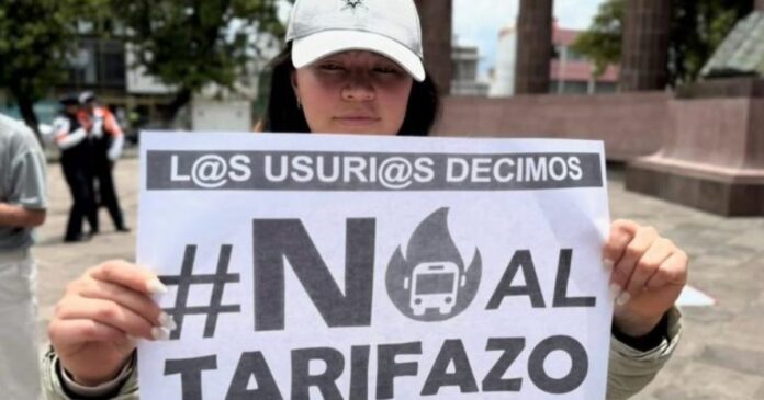 No al tarifazo”: Protestan en Toluca contra alza de $4 pesos al ...